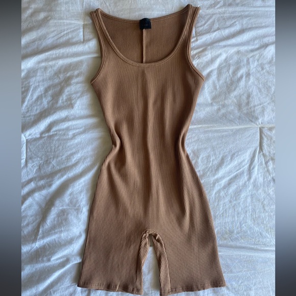 Heart & Hips Ribbed Snatching Romper - Picture 1 of 5